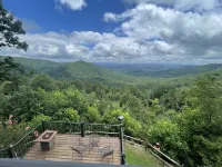 Spectacular Mtn Views-Artfully Decorated. Inviting, Warm & Rustic.