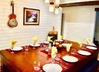 Riverfront Farmhouse. Walking distance to awesome!