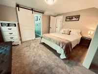 Fun House/King Bed - Close to Town/Full of Entertainment!