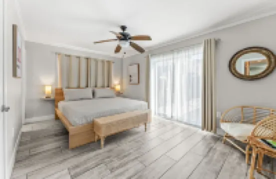 Close to BEACH & PORT CANAVERAL, Private HEATED Pool