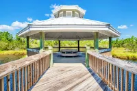 304-D Across from the Beach and dining and entertainment. Elevator