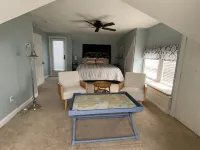 BELLE of the BEACH: 30 feet to gorgeous PRIVATE BEACHFRONT home SLEEPS up to 13