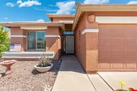 Refreshing Pool, Backyard Oasis, Golf Course Views, Fire Pit, Master Suite Отели рядом с достопримечательностью «Ригс Маркетплас»