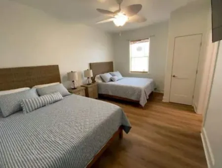 Boudreaux's Beach House Отели в г. Гранд Айл