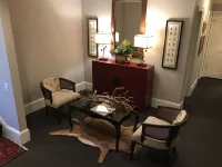 Spacious living in Historic Georgetown with shops, dining, museums steps away!