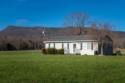Home at the foot of Massanutten!  Only 3 minutes from the Water Park