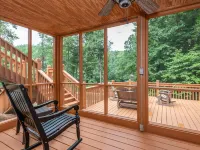 Cozy Lake Norman log cabin