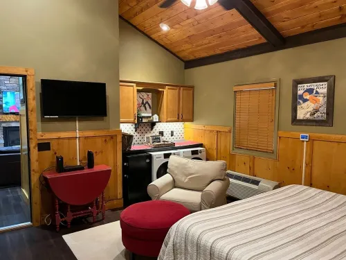 Ski In & Ski Out - Boyneland Lift Hotels in Boyne Valley Township