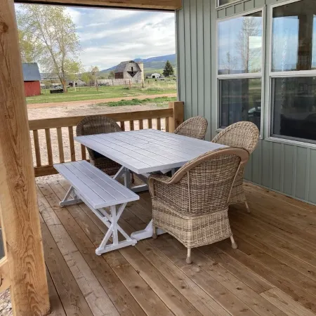 Cozy Cabin With a View of Bear Lake