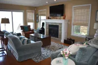 Nautical 5 Bedroom 5 Bathroom Home on Diamond Lake