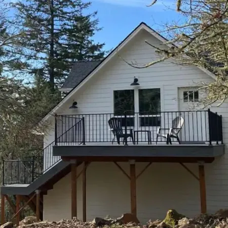 The Rock Tree House - A place to unwind and renew.