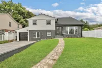 Hidden gem in quiet neighborhood with pool