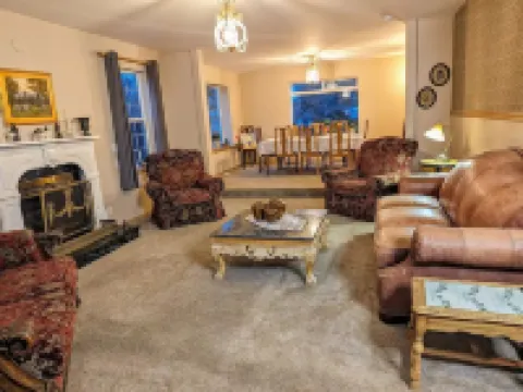 Alegria!  Five Bedroom Colonial Style Home Conveniently Located! Pet Friendly!
