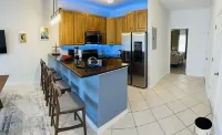 Lovely townhouse with parking on the Gulf Coast