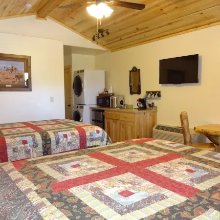 East Zion-Glendale Ranch Cabin 4