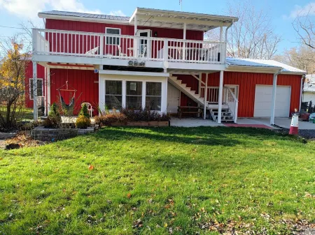 Primrose at Narcissus Place, no smoking