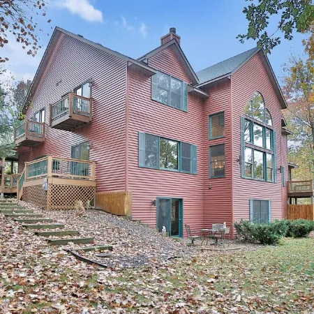 Woodland Trails Lodge on 130 acres with ponds and miles of private trails