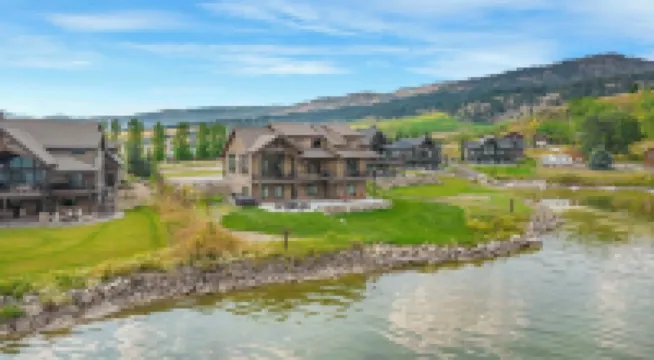 Lakeview Manor overlooking Henry's Lake - Worldclass Fishing - Near Yellowstone
