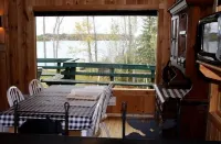 Lake Vermilion Getaway Property Great Location, Space, Beach 聖路易斯縣住宿飯店