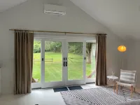 Private Home, Spacious Yard. Easy Access to Downtown Edgartown and Beaches. Hotels in Edgartown