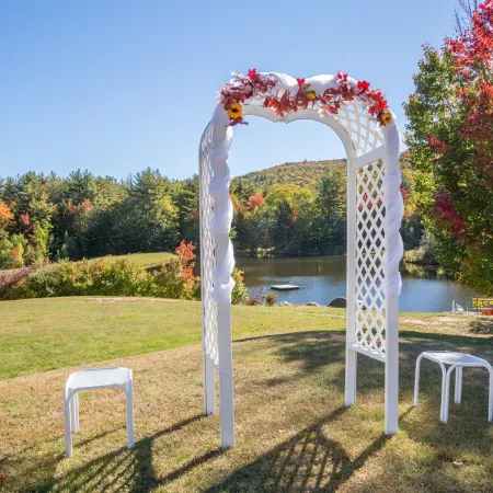 Resort Mountain Home with  Private Hot tub Walk to Pools, Pond WIFI