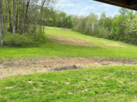 Comfortable cabin. French Lick. Close to everything. Pet friendly. WiFi. Acerage Hotels in Orange County