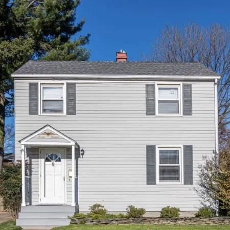 Charming Home Minutes from Downtown Rockville Отели рядом с достопримечательностью «Роквилл Таун сквер»