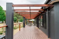 Jimmara House- Modern central holiday home. 홀스갭 호텔