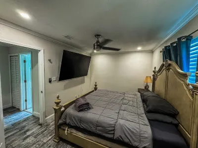 Posh condo steps from the beaches based and shops on Okaloosa island. Hotels near Eglin Matterhorn Beach Access Point