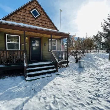 Trapper Cabin, Greyhouse Inn Vacation Rentals