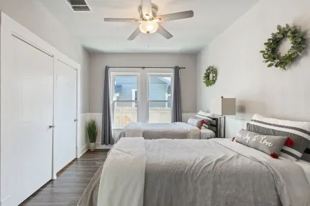 Downtown Gem near Silos, Baylor, Cameron Park...