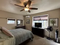 3 Dog Night (Vacation Rental) Private. 7 min to T.I.E.C