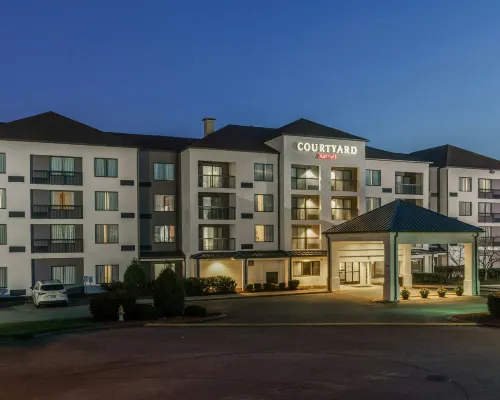 Courtyard Nashville at Opryland Hotels near Opry Mills
