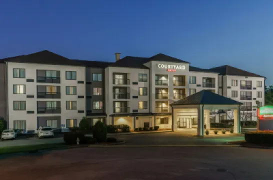 Courtyard Nashville at Opryland Hotels near Opryland Area