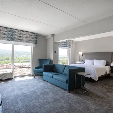 Hampton Inn Bedford