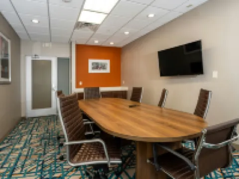 Fairfield Inn & Suites Huntsville Hotels in Walker County