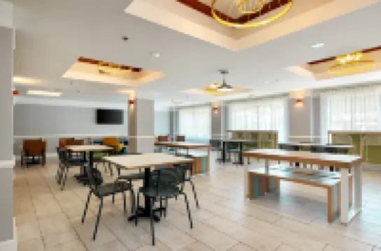 Spark by Hilton Savannah Airport