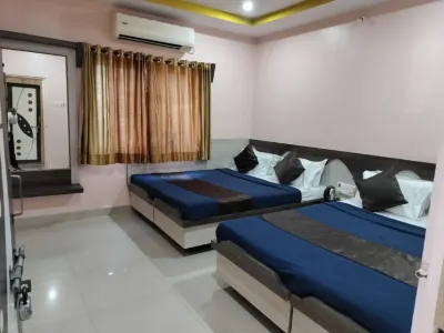 Hotel Sai Laxmi- Walkable Distance from Main Temple
