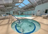 Summer Winds, First Floor Poolside, Oceanfront 3br. 2.5ba. Sleeps 9 Linens incl.
