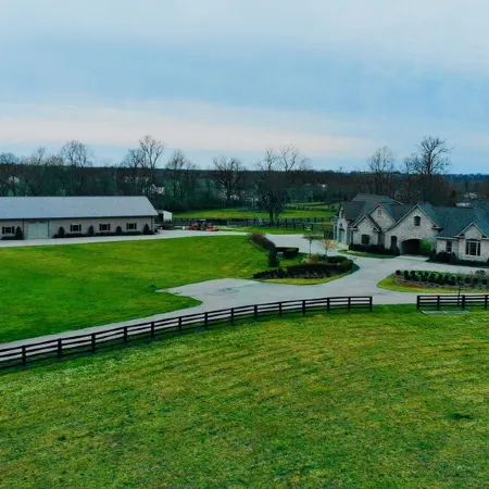 Private Country Estate: 16 miles to Keeneland, 13 to KY Horse Park!