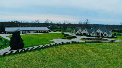 Private Country Estate: 16 miles to Keeneland, 13 to KY Horse Park!