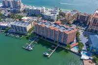 Relax in High-End Coastal Luxury at Harborview Grande