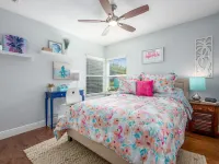 Coastal Karma Cottage - Near downtown Stuart, FL โรงแรมในสจวร์ต