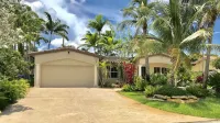 Charming Floridian Home with pool located close to Lauderdale by the Sea. Hotels near Fort Lauderdale Executive Airport