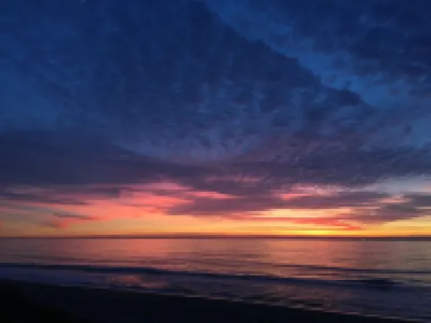 Coastal Comfort with Short Walk to Bluffs and Beach