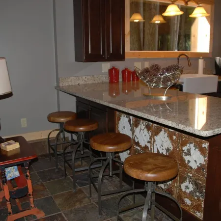Beautiful Vacation Home On Lake Huron - WiFi, Beach Fire Pit, Bridge View