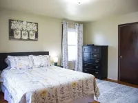 Unwind on Vine Hotels in Macon