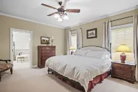 6 bed 7 Bath VT retreat - rent a former B&B Greybourne House,  Manchester VT