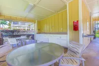 Luxurious Quiet Kauai Northshore Condo. Furnished as second home. Fabulous Pool!