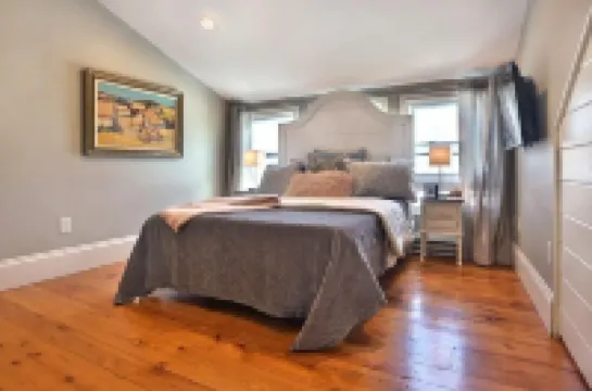 Beautiful 4 Bedroom Home in the Heart of Historic Downtown Newburyport Hotels in Newburyport